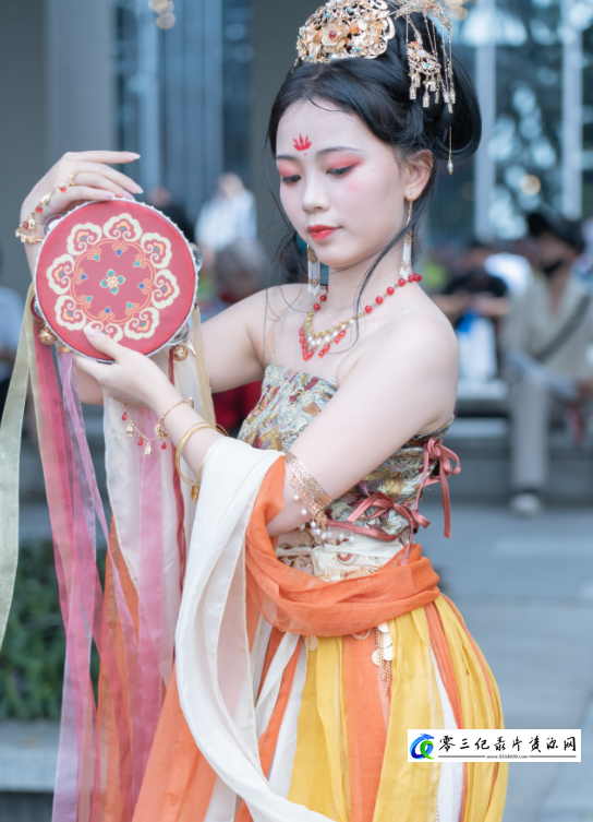 艺术，社会生活纪录片《我为汉服狂》下载-零三纪录片资源网