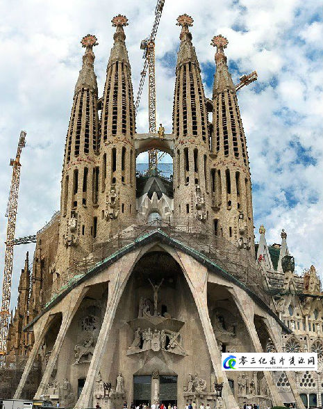 旅行纪录片《世界遗产大赏: 圣家堂 Sagrada Familia》下载-零三纪录片资源网