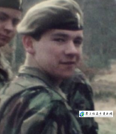 历史纪录片《兄弟连—回到福克兰群岛  Back To The Falklands Brothers In Arms》下载-零三纪录片资源网