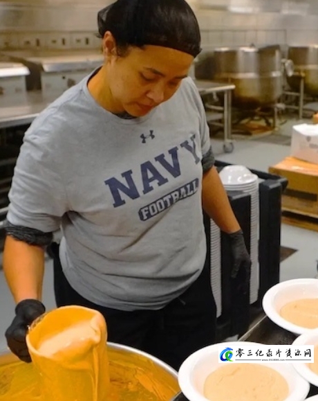 美食纪录片《海军学院如何供餐 How The US Naval Academy Prepares 13500 Meals A Day For 4400 Midshipmen 2023》下载-零三纪录片资源网