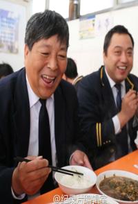 社会生活纪录片《我在上海开出租 中国梦纪录片展播》下载-零三纪录片资源网