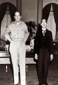 传记纪录片《战败后的日本天皇 战败后的日本天皇》下载-零三纪录片资源网